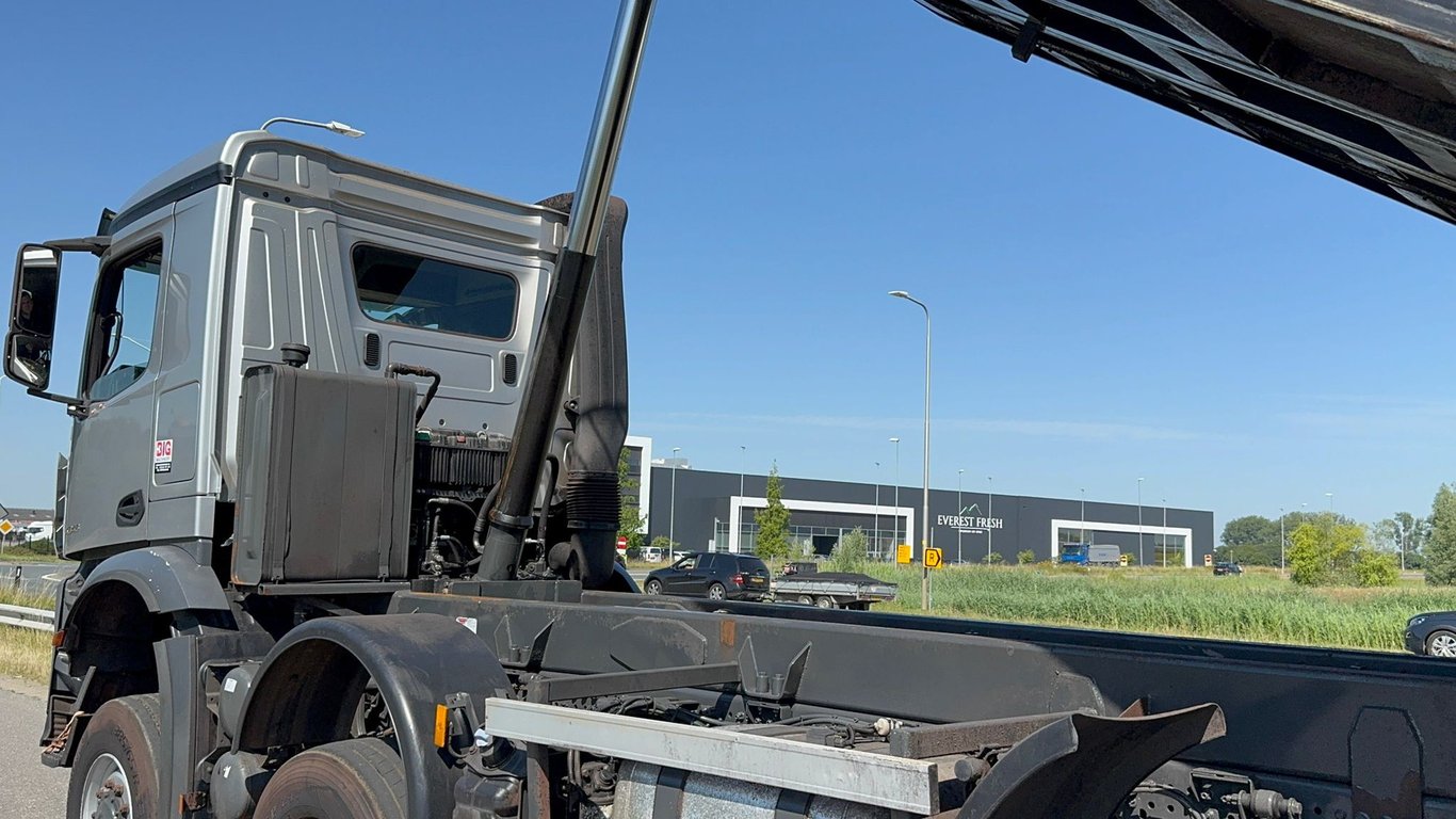 MercedesBenz Arocs 4848 8x8 tipper 2019 00033391 MercedesBenz Arocs 4848 8x8 tipper 2019 1 Tipper trucks image 12