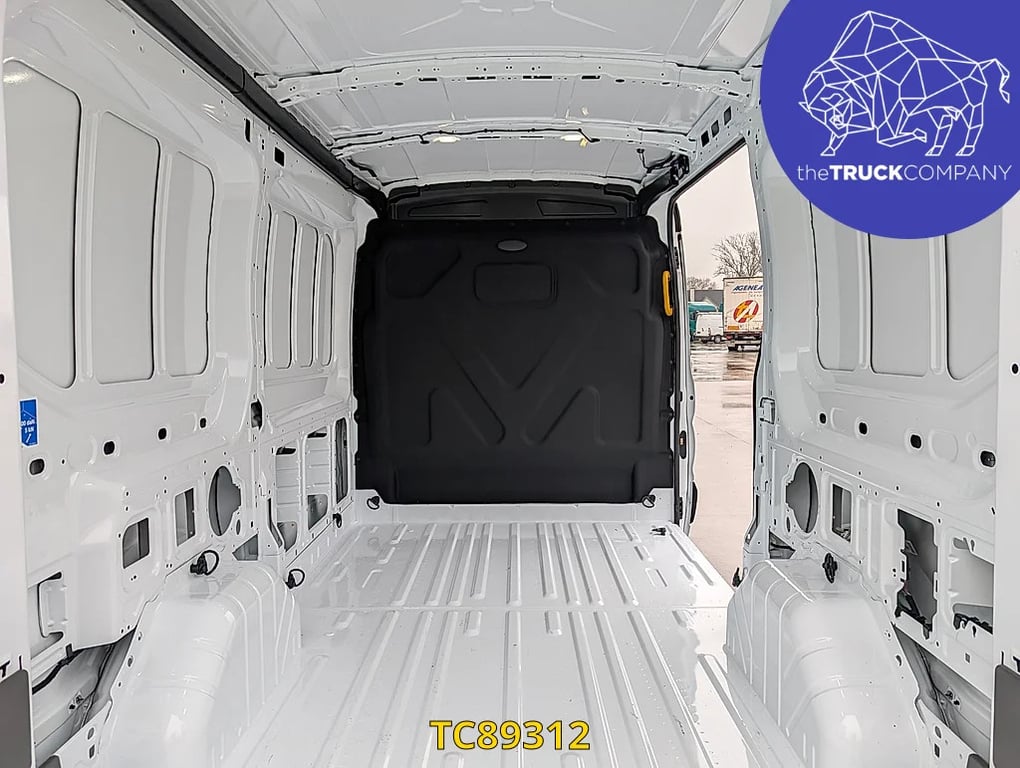 Ford Transit 130 L2H2 bv auto 2025 TC89312 Transit 130 L2H2 bv auto 2025 0 image 14