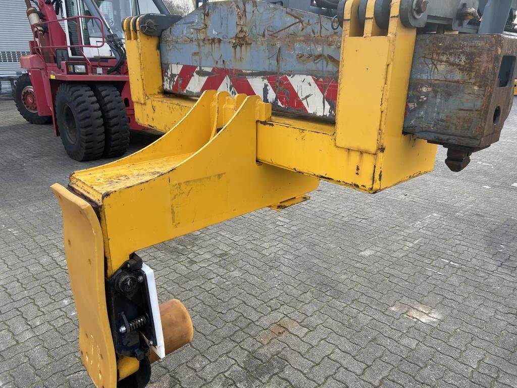 Seith Pipehandling Reachstacker 15036 2009 DIV1316 Seith Pipehandling Reachstacker 15036 2009 1 image 4