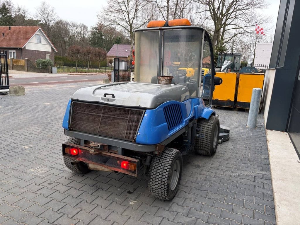 Vandy Diesel Riding Mower 2007 2007 Vandy 2007 1 image 4