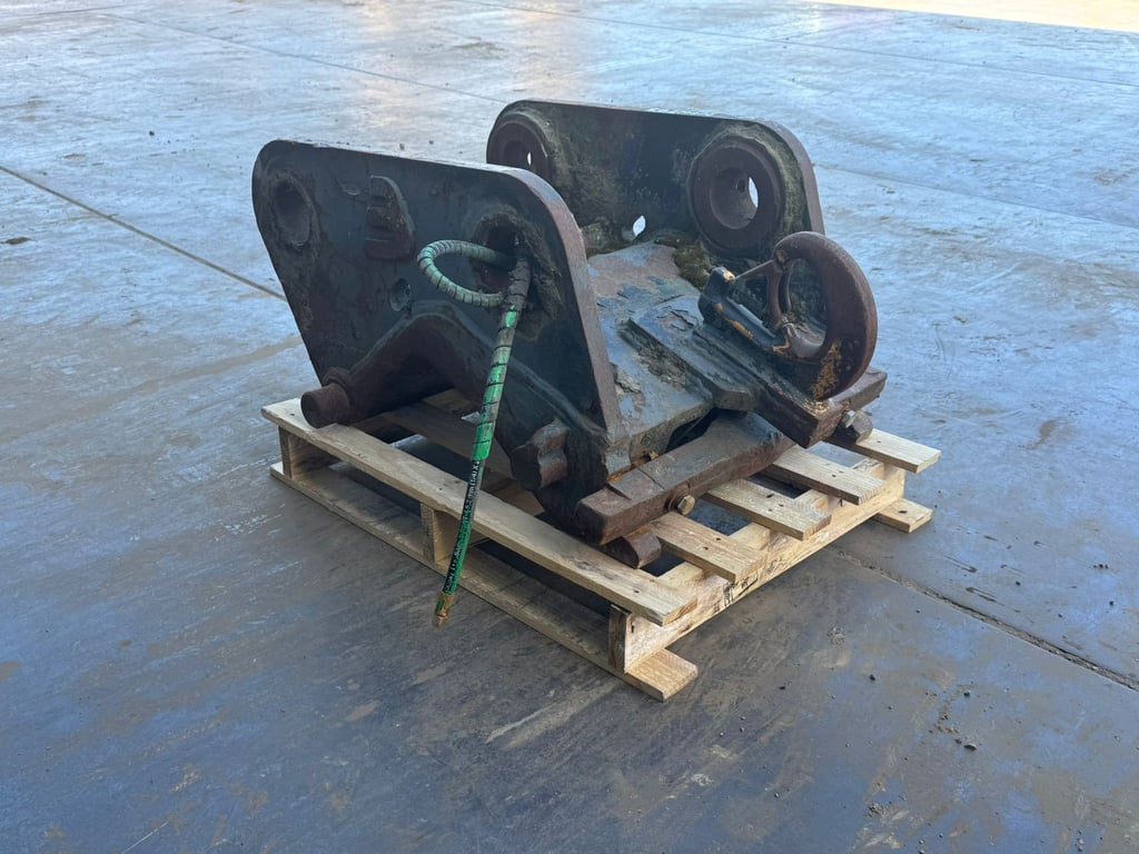 Hydraulic quick coupler CW30 excavator 70001793 Hydraulic quick coupler CW30 excavator 1 image 5
