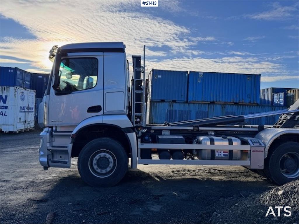 Mercedes-Benz Arocs 2543 6x2 Hook Truck. 3600 km!! 2024 21413 Arocs 2543 6x2 Hook Truck. 3600 km!! 2024 1 image 9