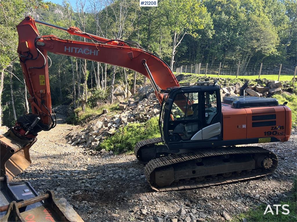 Hitachi zx190lc-5B excavator w/ rototilt, sanding bucket, 2016 21208 zx190lc-5B excavator w/ rototilt, sanding bucket, 201...
