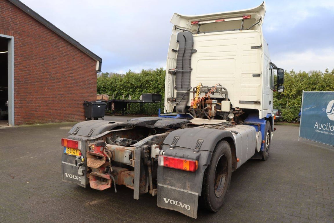 Chassis Cabin Volvo FM9 4X2T FAL6.7 RAD-A4 Diesel 2002 2002 FM9 4X2T FAL6.7 RAD-A4 2002 1 image 5