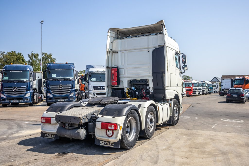 DAF XF 460-6X2-315 000 KM+ ADR 2016 E60009 DAF XF 460-6X2-315 000 KM+ ADR 2016 1 image 3
