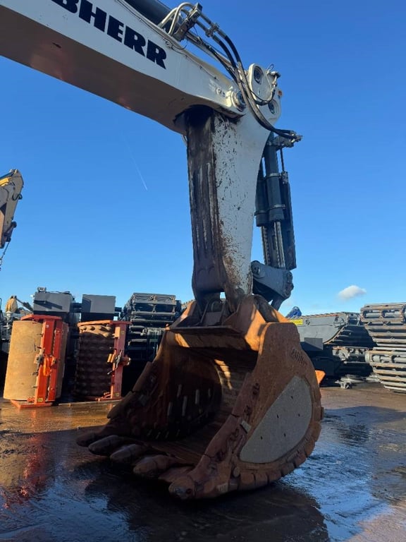 Liebherr R 9150 B 2019 5456 R 9150 B 2019 1 Crawler Excavators image 10