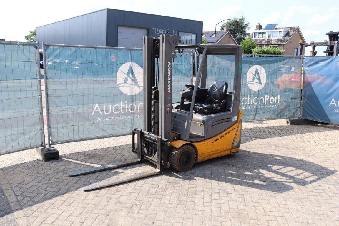 Forklift Jungheinrich EFG215 Electric 1500kg 4.5m 2016 2016 EFG215 2016 1 Forklift image 8