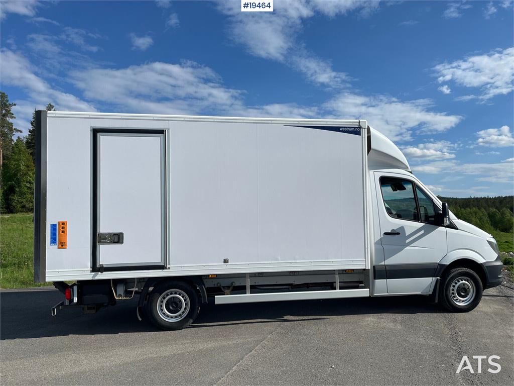 Mercedes-Benz Sprinter 316CDI Box truck w/ Lift. 115,000 km. 2015 19464 Sprinter 316CDI Box w/ Lift. 115,000 km. 2015 1 im...