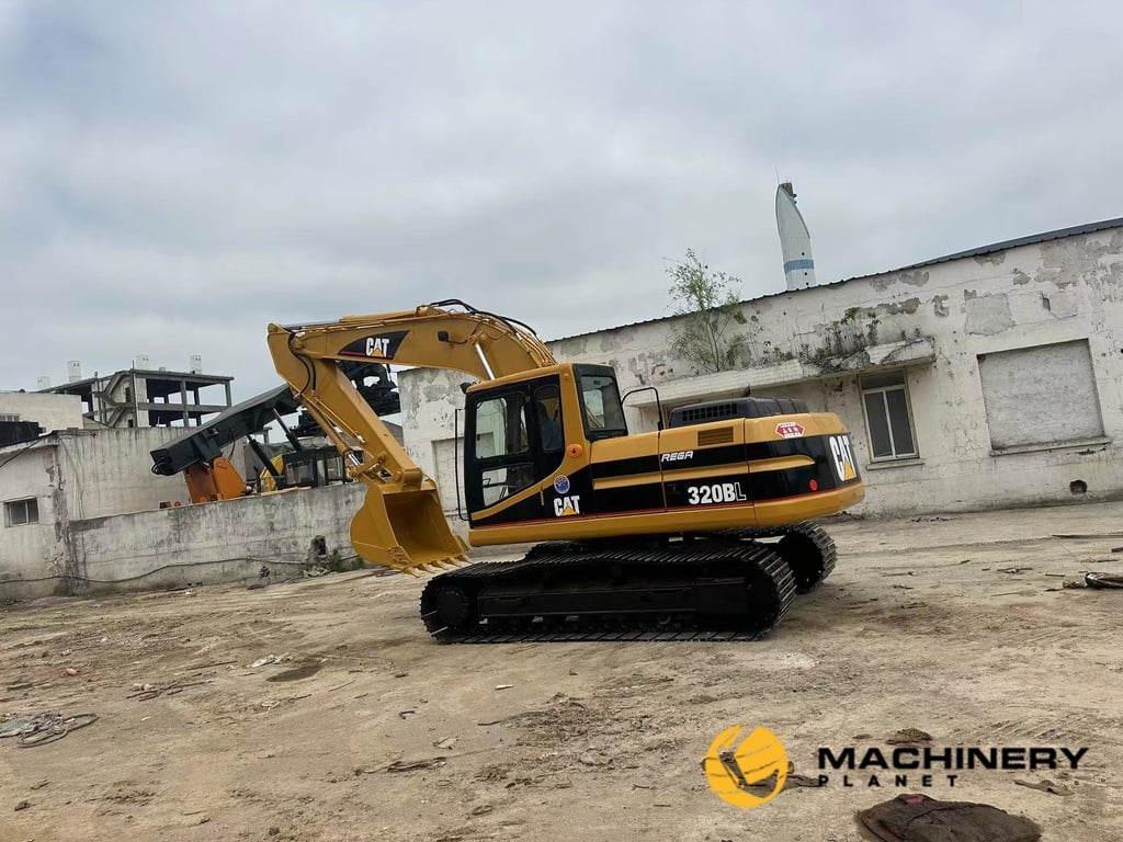 Caterpillar 320BL Used Crawler Excavator LOW PRICE 320BL 2019 1 Crawler Excavators image 3