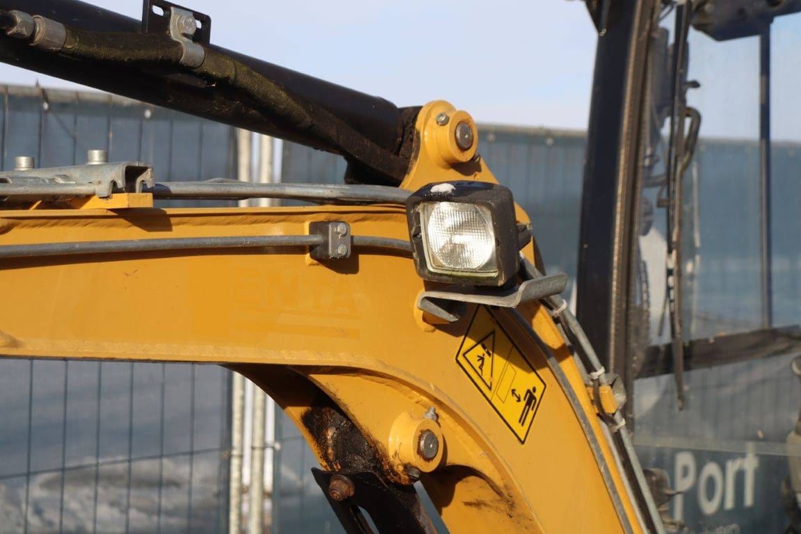 Mini excavator Caterpillar 301.7D Diesel 13.8kW 2018 2018 301.7D 2018 1 image 15