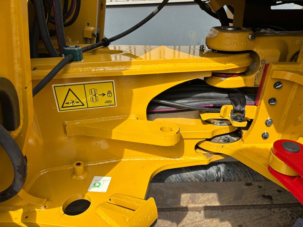 Caterpillar 908M 2022 00033447 908M 2022 1 image 10