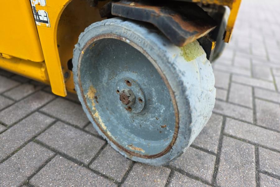 Haulotte Compact 8 As-Is, Electric, 8.2m Working Height, 35 2011 HAULOTTE - Compact 8 - 61870 Compact 8 As-Is, Electric, 8...