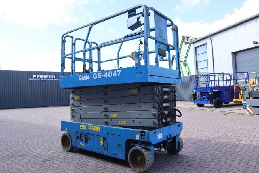 Genie GS4047 Electric, 14m Working Height, 350kg Capacit 2013 GENIE - GS4047 - 90042 GS4047 Electric, 14m Working Height, ...