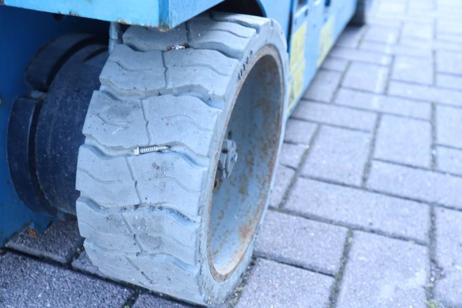 Genie GS1932 Electric, Working Height 7.8 m, 227kg Capac 2013 GENIE - GS1932 - 90015 GS1932 Electric, Working Height 7.8 m...