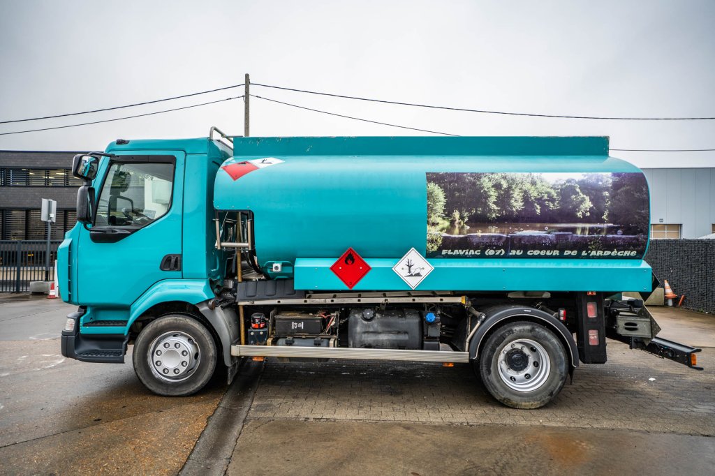 RENAULT MIDLUM 270 DXI + MAGYAR ALU 11000L+5COMP. 2007 E64987 Renault MIDLUM 270 DXI + MAGYAR ALU 11000L+5COMP. 2007 1 ima...