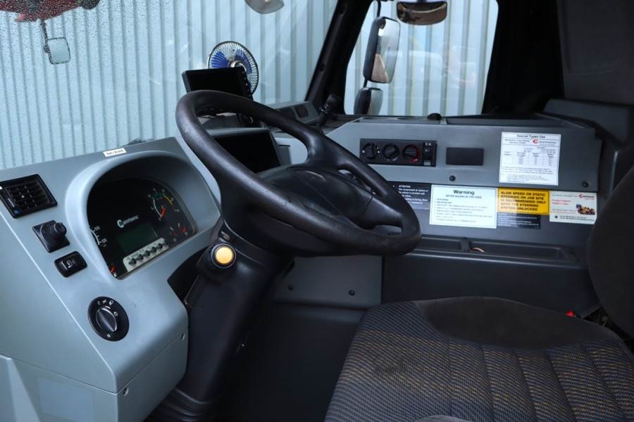 Grove GMK3060 Diesel, 6x6x6 Drive, 60t Capacity, 43m Mai 2015 GROVE - GMK3060 - 90056 GMK3060 Diesel, 6x6x6 Drive, 60t Cap...