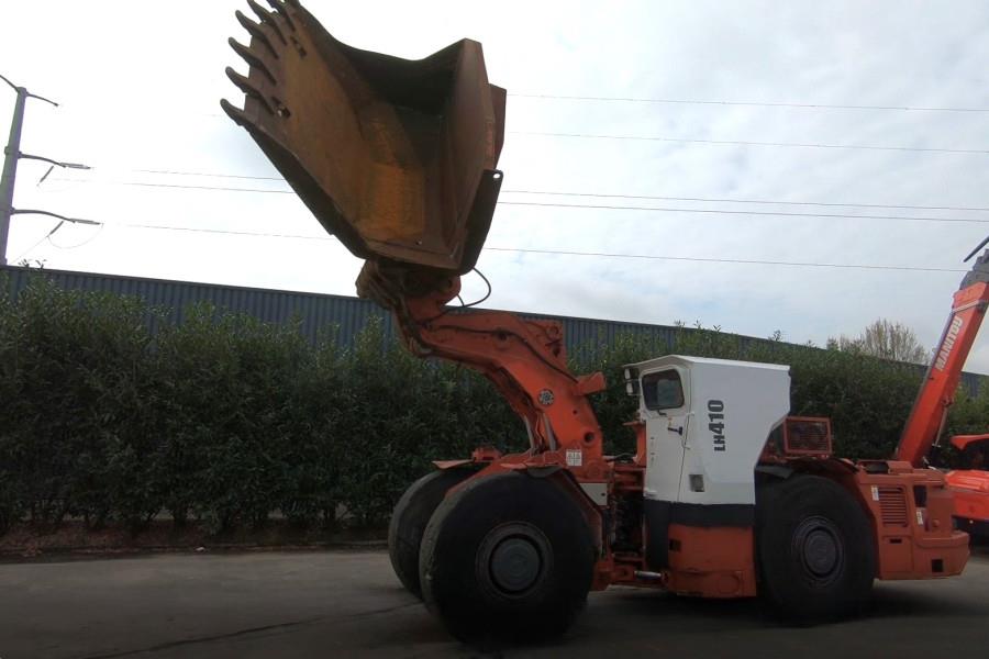 Sandvik LH410 Diesel, 4x4 Drive, 10t Capacity, Tilting Buc 2010 SANDVIK - LH410 - 30083 LH410 Diesel, 4x4 Drive, 10t Capac...