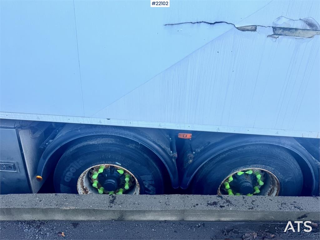 HFR box semi-trailer with refrigeration/freezer unit 2013 22102 HFR box semi-trailer with refrigeration/freezer unit 2013 ...