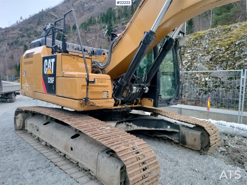 CAT 326FL 2017 22222 326FL 2017 1 Crawler Excavators image 2