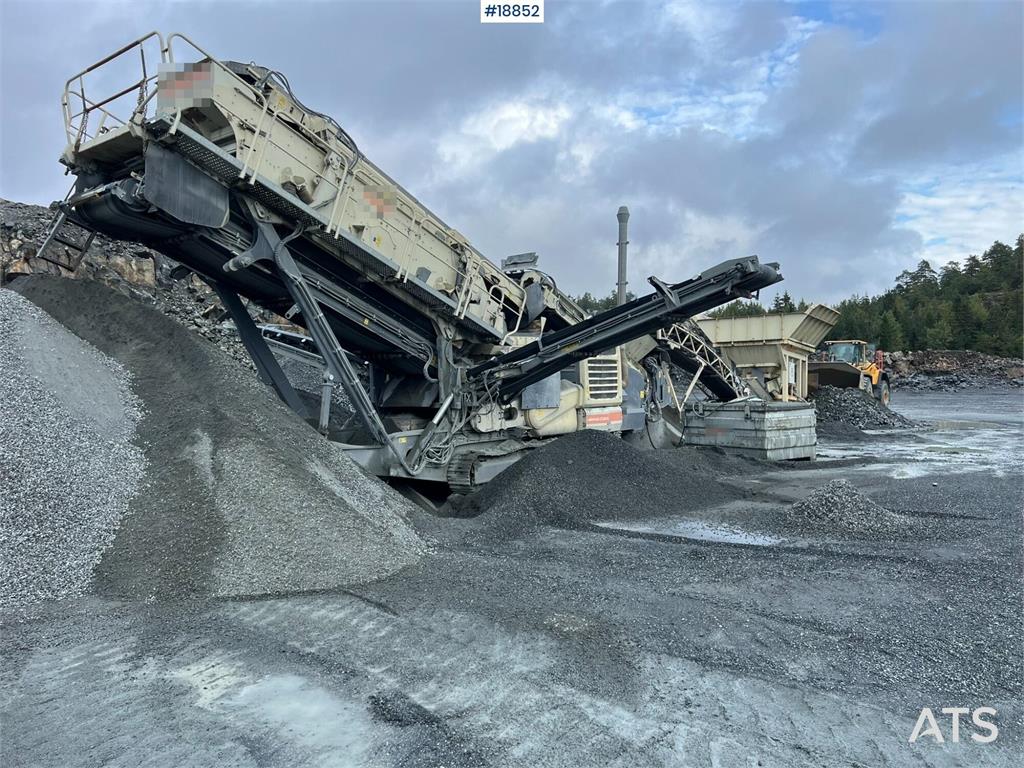 Metso Lokotrack LT220D crusher w/ screen, box and belt 2019 18852 Lokotrack LT220D crusher w/ screen, box and belt 2019 1 ...