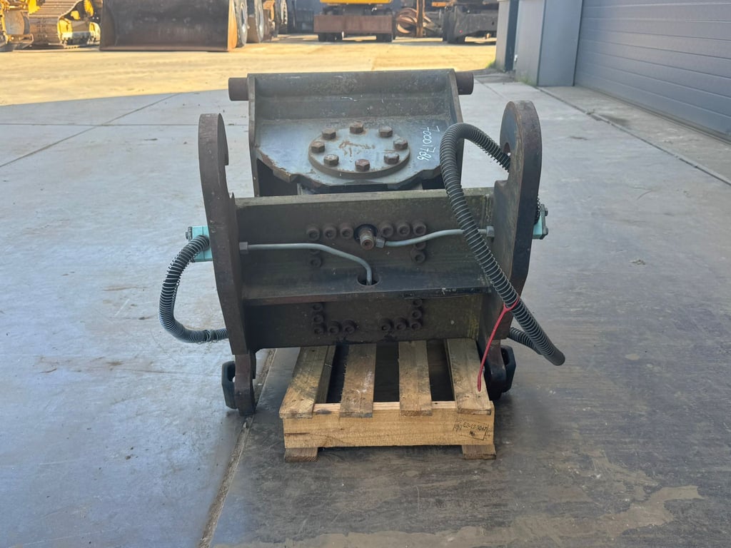 Tilting Quick Coupler CW30 70001786 Tilting Quick Coupler CW30 1 image 8