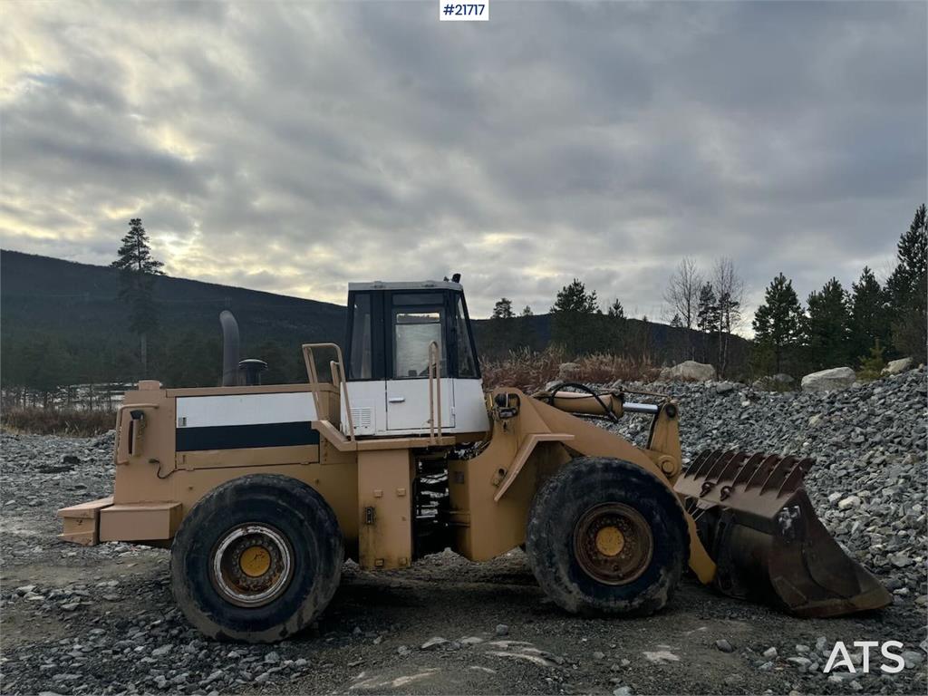 TCM 870 Wheel Loader w/ Bucket 1985 21717 870 Wheel Loader w/ Bucket 1985 1 Wheel Loaders image 2