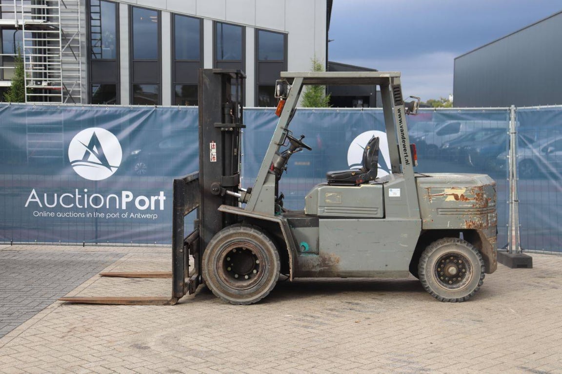 Forklift Yang FD-45TIP Diesel 4500kg 4.7m 1999 1999 Yang FD-45IIP 1999 1 Forklift image 2