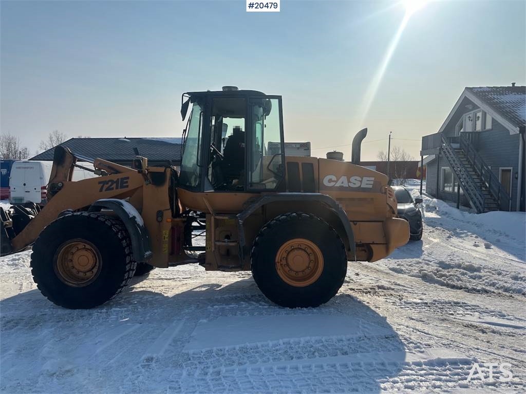 CASE 721E wheel loader w/ bucket. WATCH VIDEO. 2007 20479 721E wheel loader w/ bucket. WATCH VIDEO. 2007 1 Wheel Loaders i...