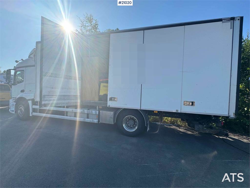 Mercedes-Benz Actros box truck with side opening! 2016 21020 Actros box with side opening! 2016 1 image 10