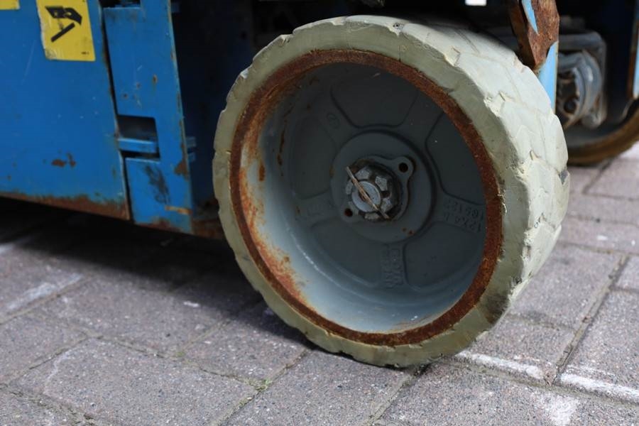 Genie GS1932 Electric, Working Height 7.8 m, 227kg Capac 2013 GENIE - GS1932 - 90011 GS1932 Electric, Working Height 7.8 m...