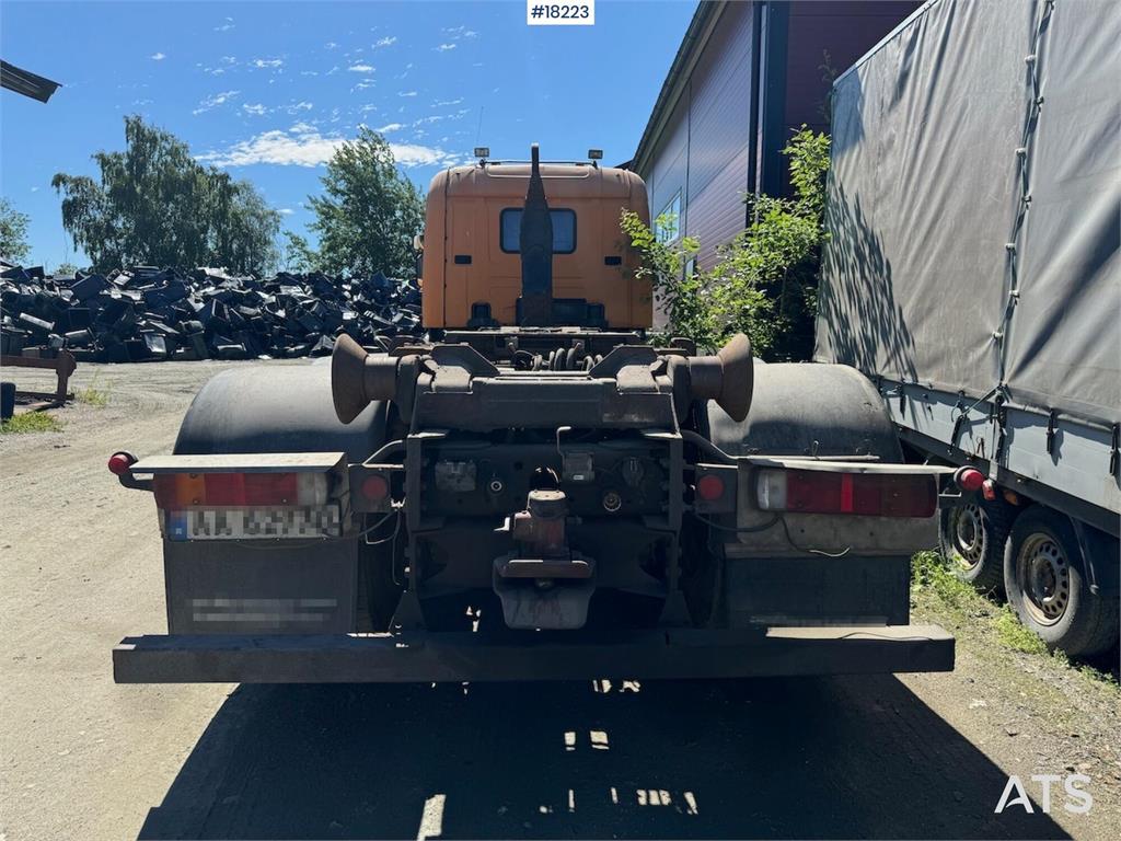 Scania 124G hook truck w/ Palift hook with articulation S 2004 18223 124G hook truck w/ Palift hook with articulation S 20...