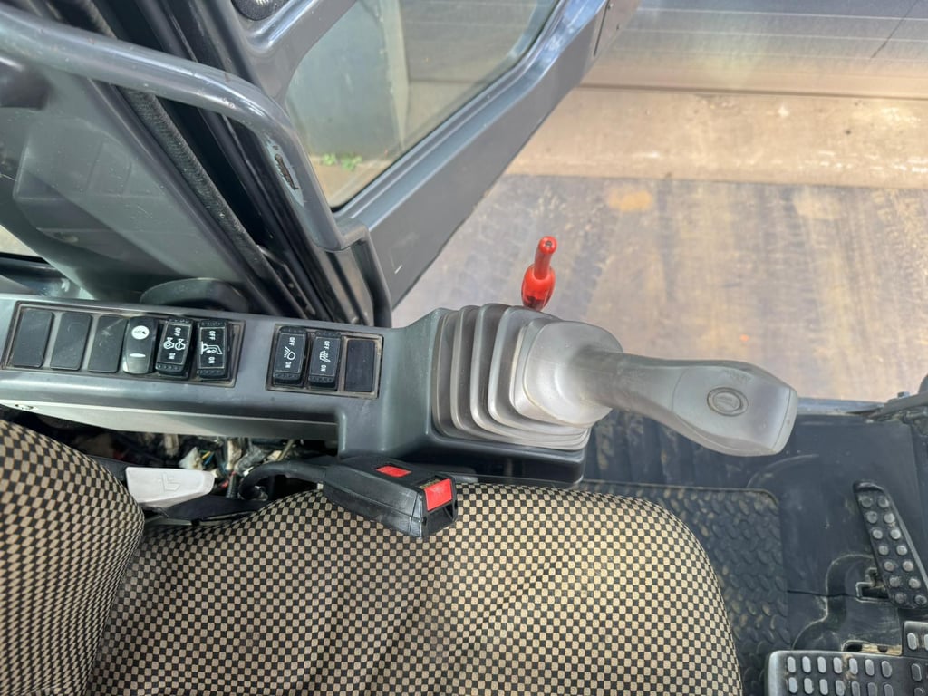 Hitachi ZX670LCH-3 2011 00033629 ZX670LCH-3 2011 1 image 10