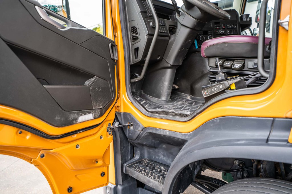 VOLVO FMX 430-8x4+HMF 2820/6xhydr. 2021 E63668 FMX 430-8x4+HMF 2820/6xhydr. 2021 1 image 12