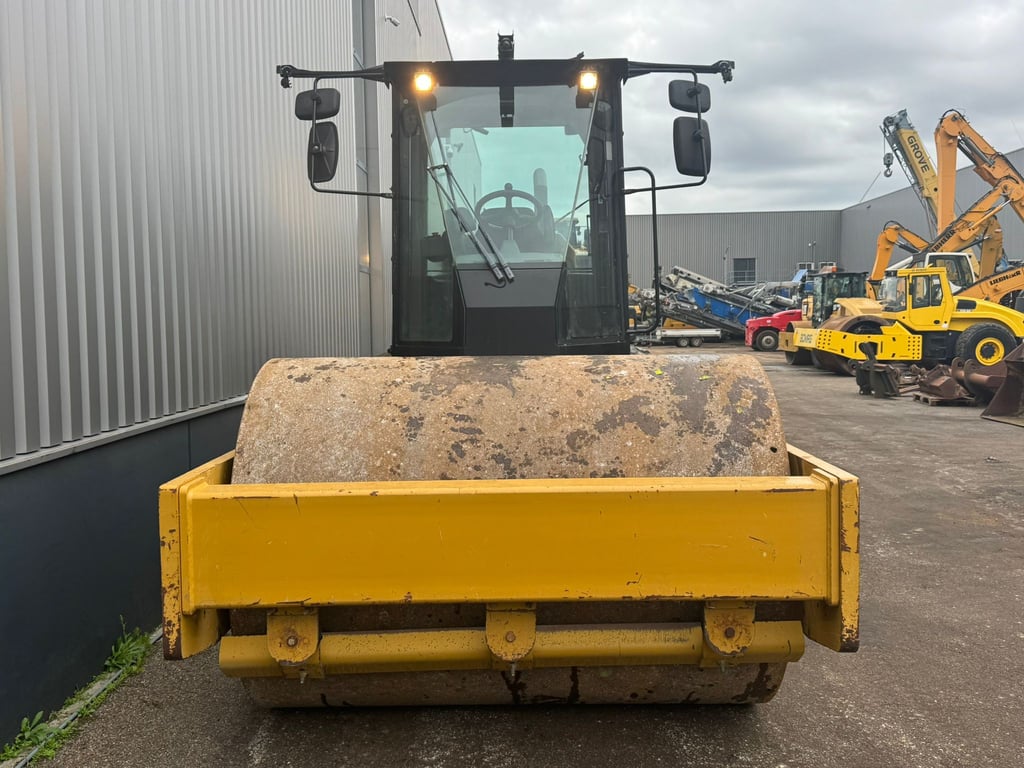 Caterpillar CS64B 2018 00033742 CS64B 2018 1 image 8