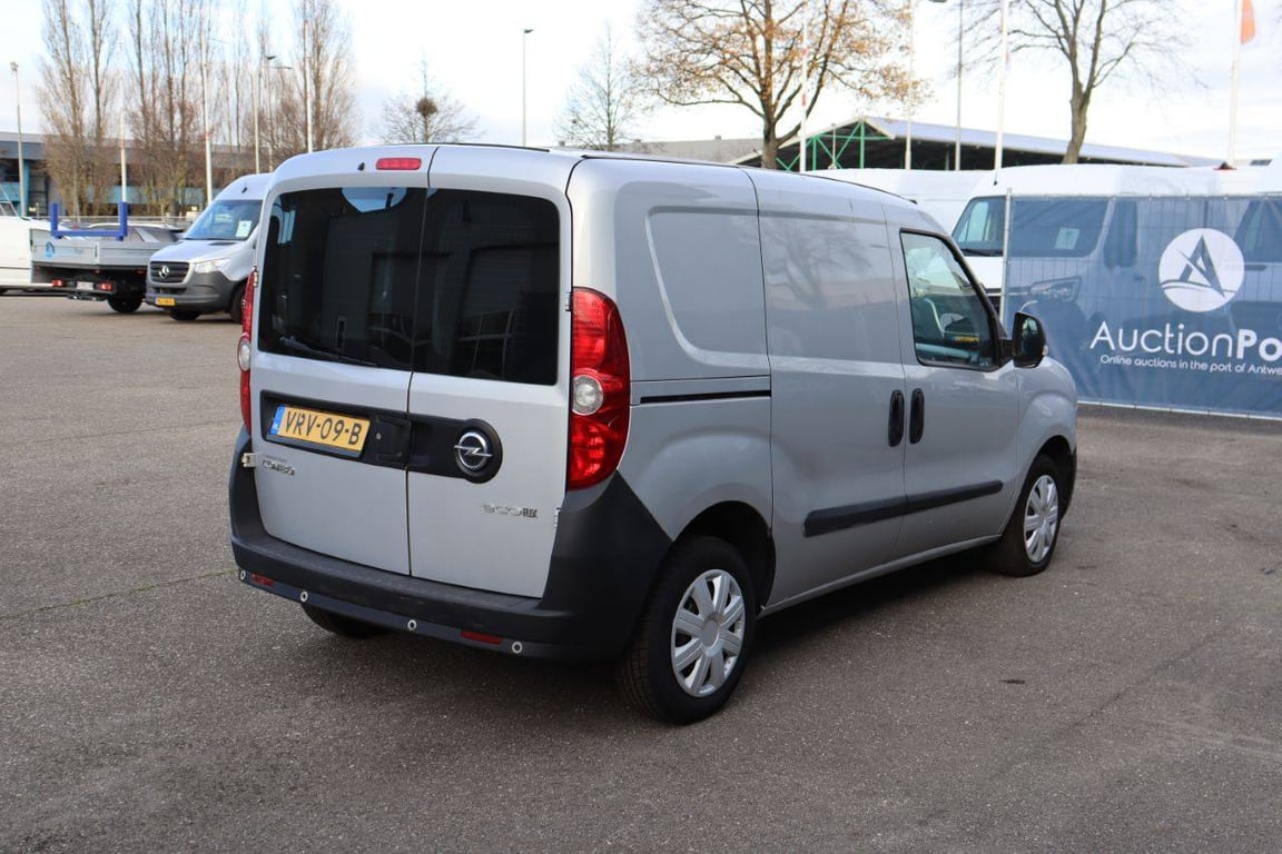 Opel Combo Diesel 2017 Van 2017 Opel Combo 2017 1 image 6