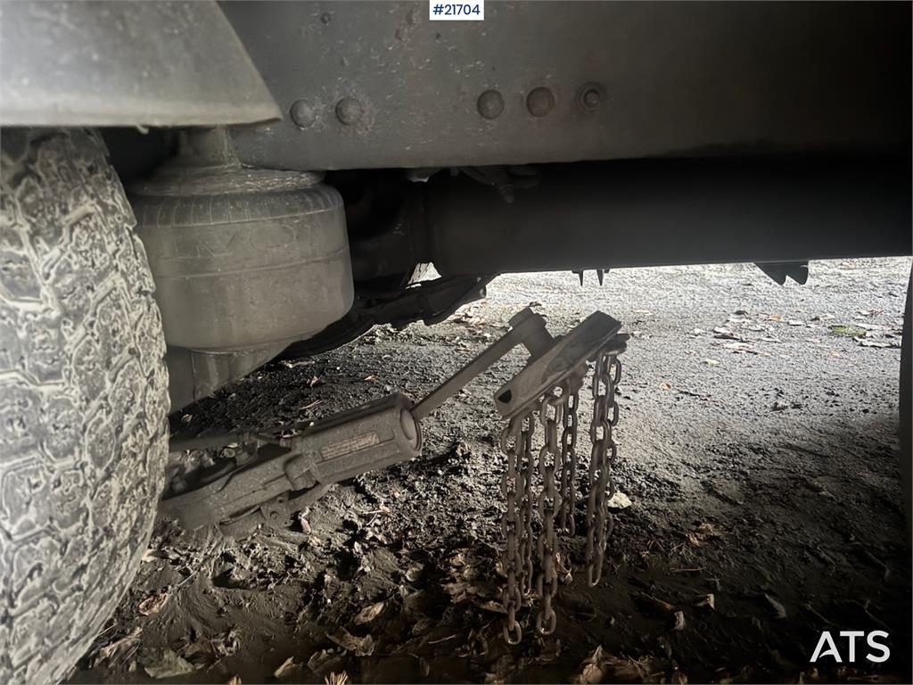 Volvo FM410 2-Chamber Refuse Truck. 2017 21704 FM410 2-Chamber Refuse Truck. 2017 1 image 13