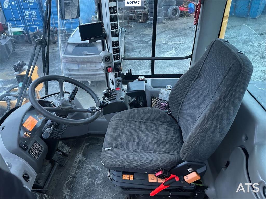 Volvo L90F wheel loader w/ Volvo gravel bucket. WATCH VI 2011 21767 L90F wheel loader w/ Volvo gravel bucket. WATCH VI 201...