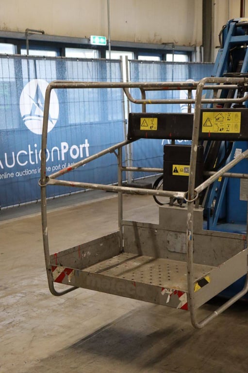 Genie GR26J Electric Mast Lift 9.90m 2016 2016 GR26J 2016 1 image 11