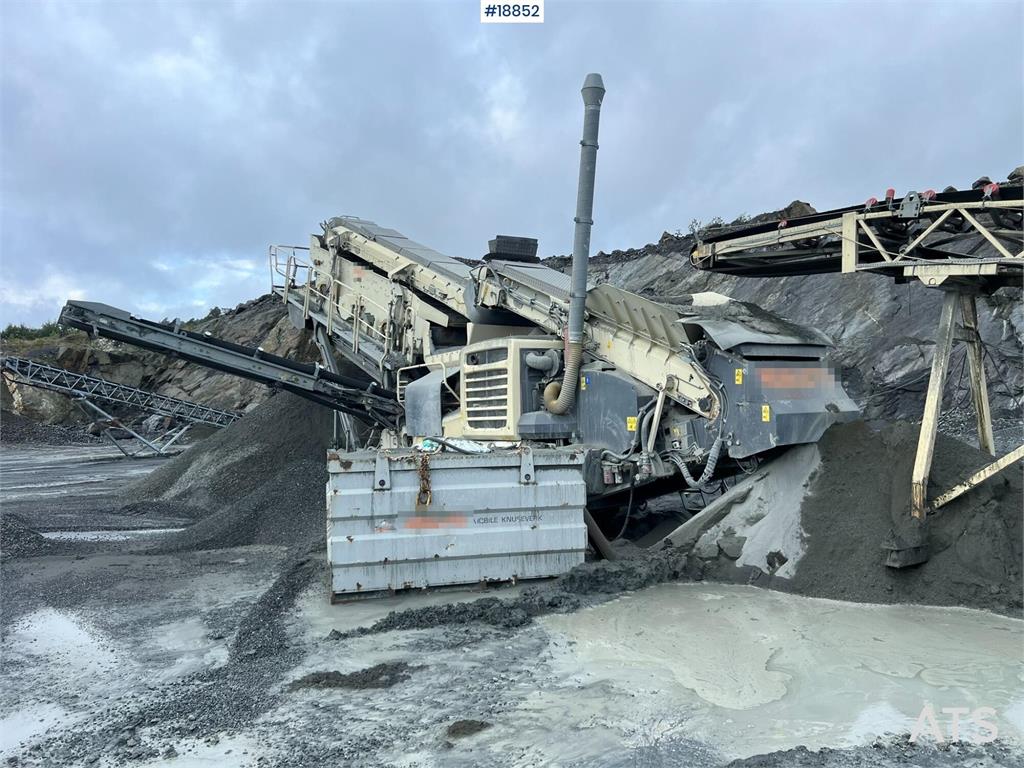 Metso Lokotrack LT220D crusher w/ screen, box and belt 2019 18852 Lokotrack LT220D crusher w/ screen, box and belt 2019 1 ...
