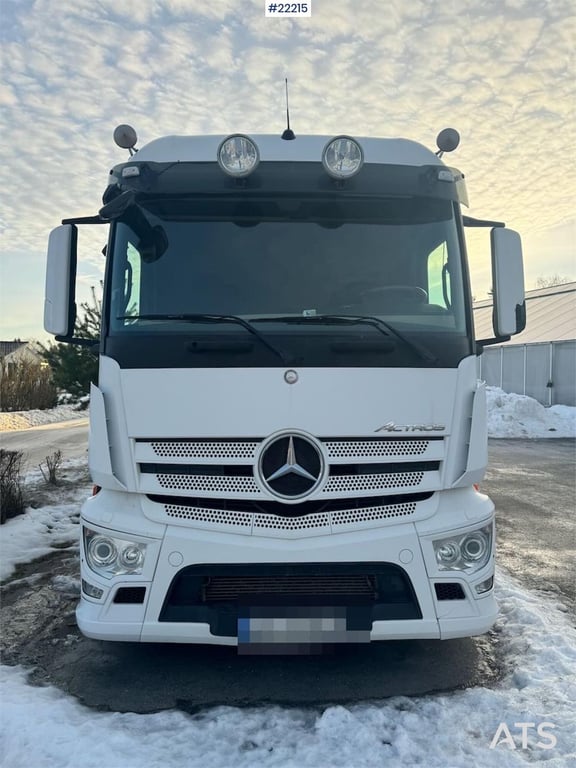 Mercedes-Benz Actros 1836 4x2 box truck with tail lift and side 2014 22215 Actros 1836 4x2 box with tail lift and side 201...