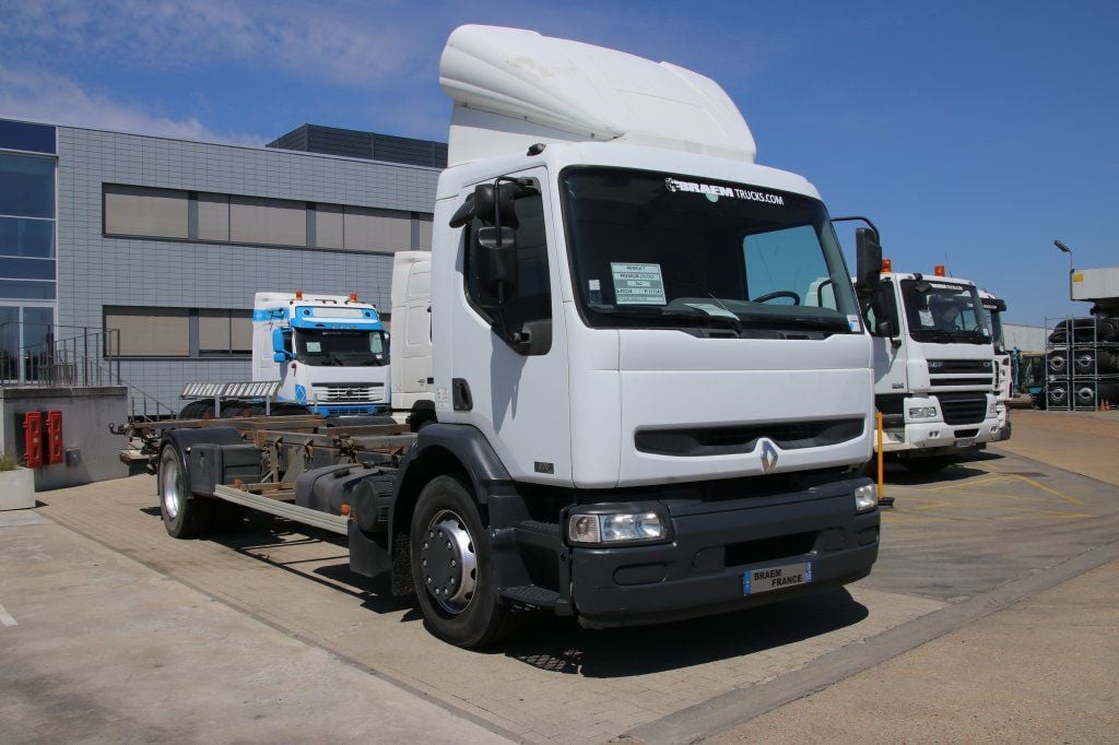 RENAULT PREMIUM 270 DCI - Problème moteur. 2005 E49334 Renault PREMIUM 270 DCI - Problème moteur. 2005 1 image 2