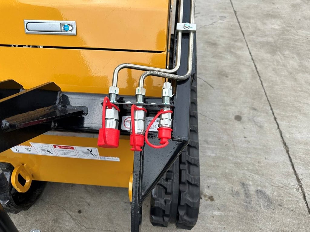 Skid Steer Loader AGT MX-CRT23 Petrol 2025 with Pelican Bucket GIYI X-PG44C New 2025 AGT Industrial MX-CRT23 2025 0 image 11