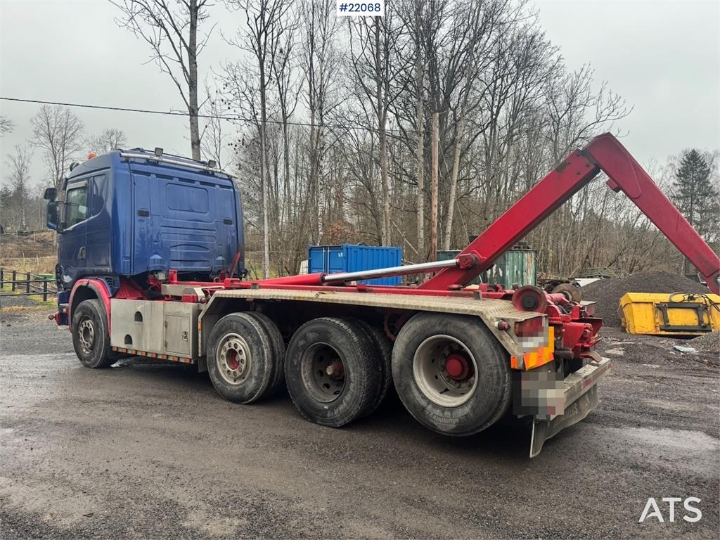 Scania R164 580 8x2 tridem hook truck 2003 22068 R164 580 8x2 tridem hook truck 2003 1 image 4