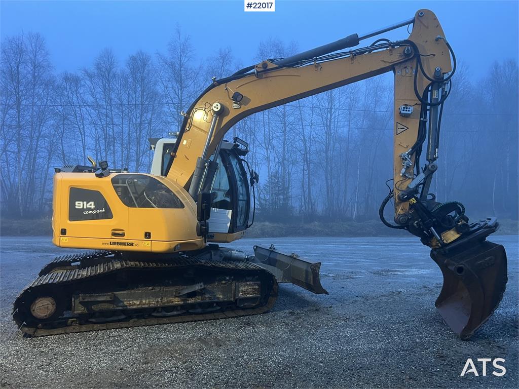 Liebherr R914 k STD excavator w/ rototilt, sanding bucket a 2018 22017 R914 k STD excavator w/ rototilt, sanding bucket a ...