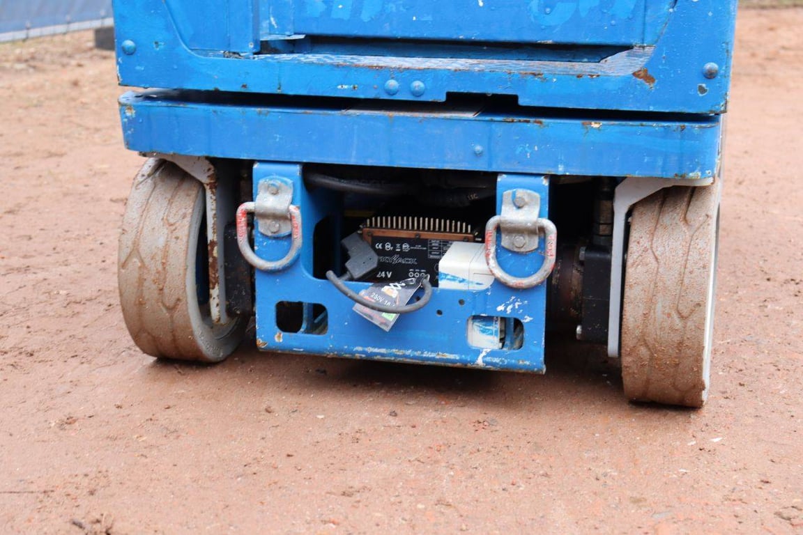 Skyjack SJ 12 Electric Mast Lift 5.66m 2015 2015 SJ 12 2015 1 image 10