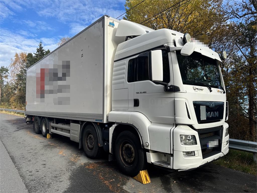 MAN TGS 35.480 8x2 Box truck w/ Full side opening. 2016 21649 TGS 35.480 8x2 Box w/ Full side opening. 2016 1 image 2