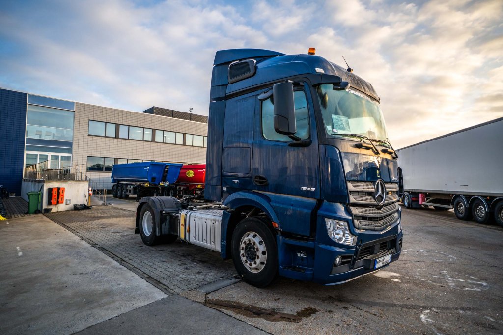 MERCEDES ACTROS 1846 LS + HYDR. 2017 E64578 ACTROS 1846 LS + HYDR. 2017 1 image 2