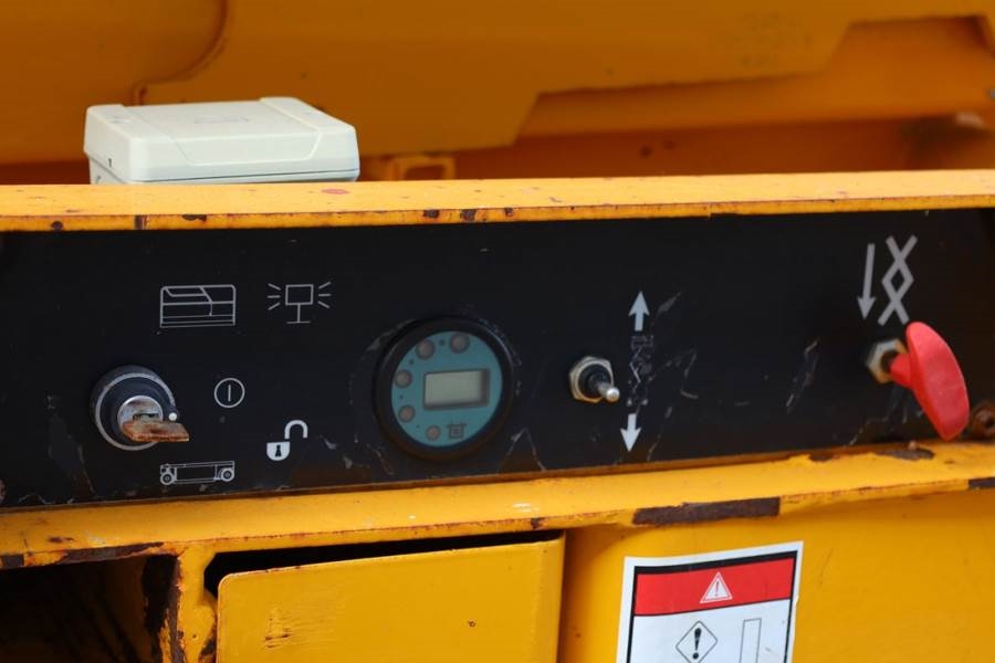 Haulotte Compact 10 Electric, 10m Working Height, 450kg Cap 2011 HAULOTTE - Compact 10 - 62352 Compact 10 Electric, 10m Wo...