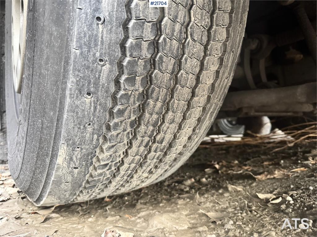 Volvo FM410 2-Chamber Refuse Truck. 2017 21704 FM410 2-Chamber Refuse Truck. 2017 1 image 11