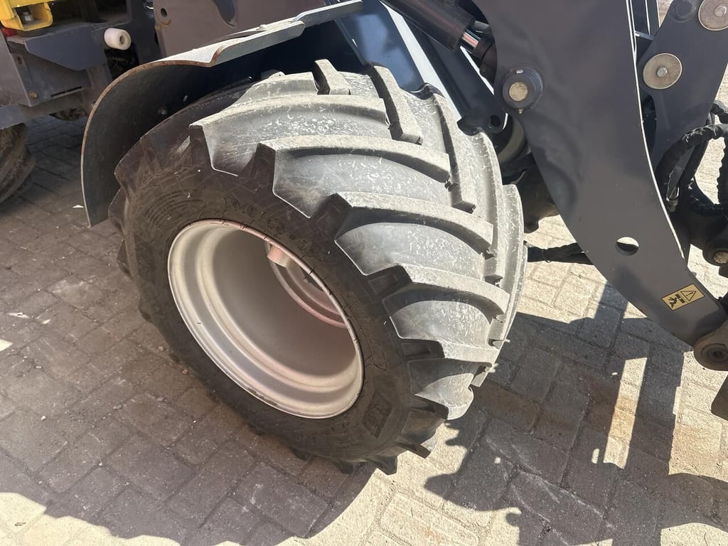 Eurotrac W13 CF 2020 12206 Eurotrac W13 CF 2020 1 image 6